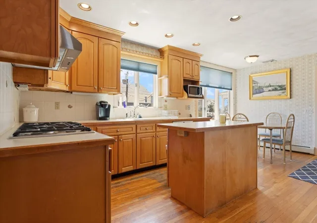 4th image of 108 Winthrop St, Winthrop, MA 02152 | MLS# 73500423