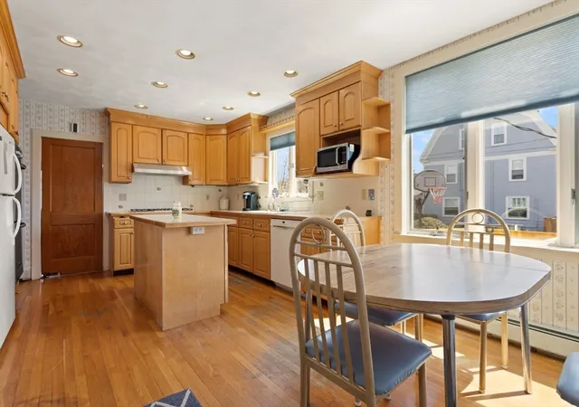 5th image of 108 Winthrop St, Winthrop, MA 02152 | MLS# 73500423