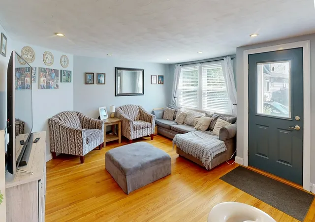 4th image of 26 George St, Winthrop, MA 02152 | MLS# 73566720