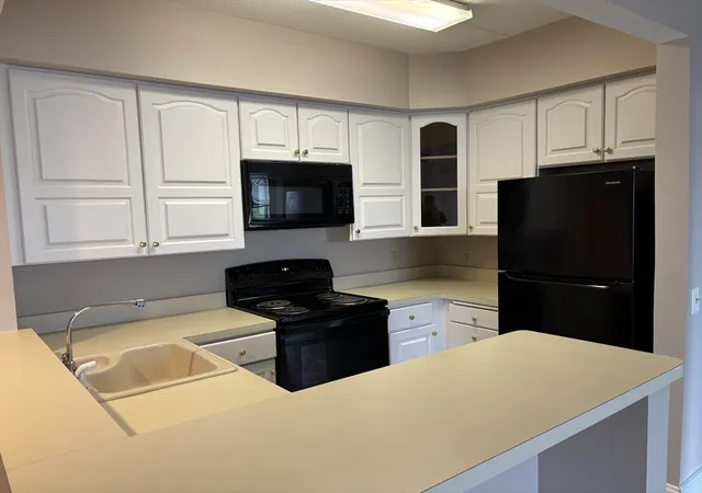 3rd image of 34 Sumner Ave #411, Springfield, MA 01108 | MLS# 73495702