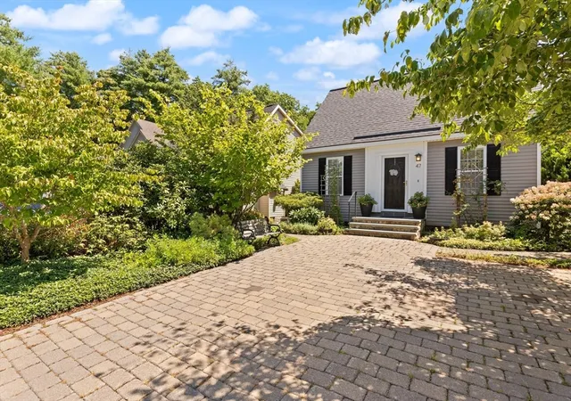 Photo 4 of Sale Pending at 47 Lilac Cir, Marlborough, MA 01752 | MLS# 73560048 | Listing updated on 2026-08-29