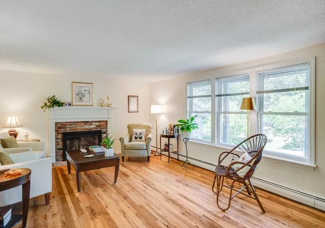 Photo 4 of Single family home for sale at 240 Braggs Ln, Barnstable, MA 02630 | MLS# 73412729 | Listing updated on 2025-11-21