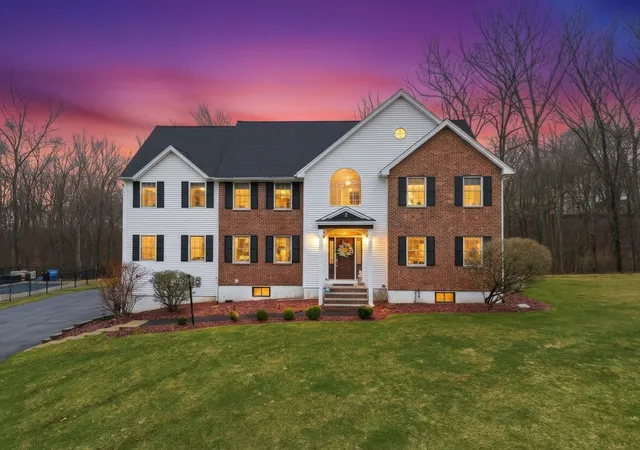 2nd image of 2 Hitching Post Ln, Methuen, MA 01844 | MLS# 73495547