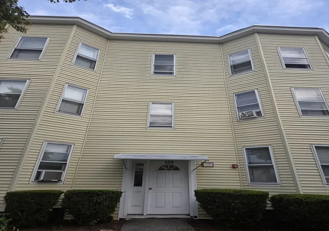 Photo 1 of Multi family home for sale at 109 Grover St, Springfield, MA 01104 | MLS# 73555718 | Listing updated on 2026-08-27