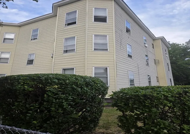 Photo 3 of Multi family home for sale at 109 Grover St, Springfield, MA 01104 | MLS# 73555718 | Listing updated on 2026-08-27