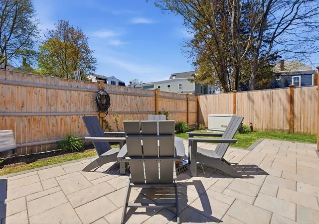 2nd image of 8 Milk St Unit B, Newburyport, MA 01950