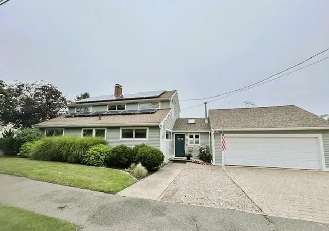 Photo 3 of Sale Pending at 55 Memorial Dr, Salem, MA 01970 | MLS# 73567403 | Listing updated on 2026-09-04