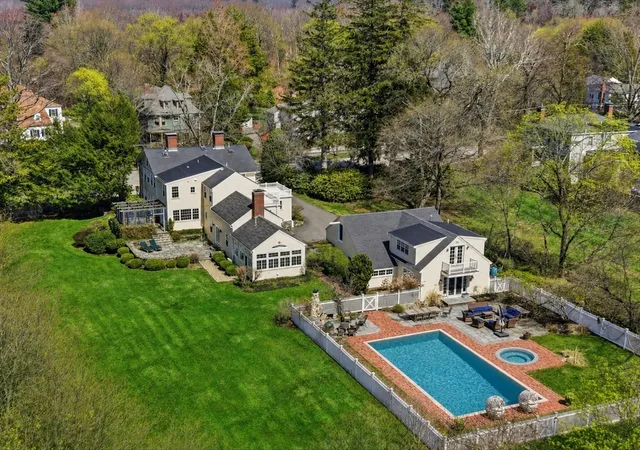 2nd image of 49 Salem St, Andover, MA 01810 | MLS# 73565423