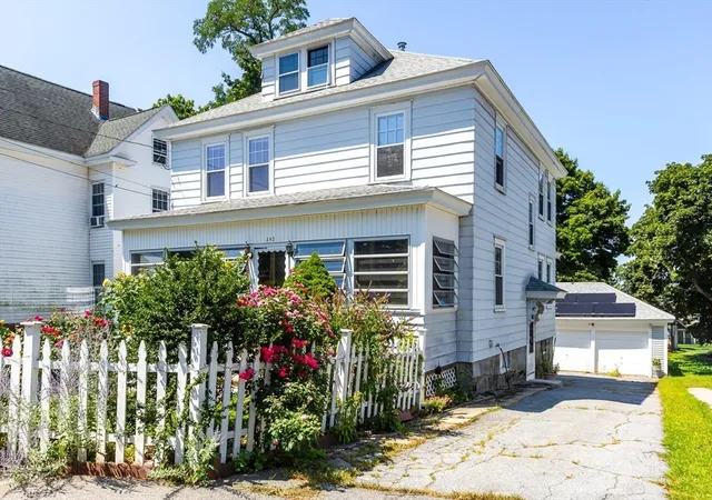 2nd image of 242 Beacon St, Lowell, MA 01850 | MLS# 73560024