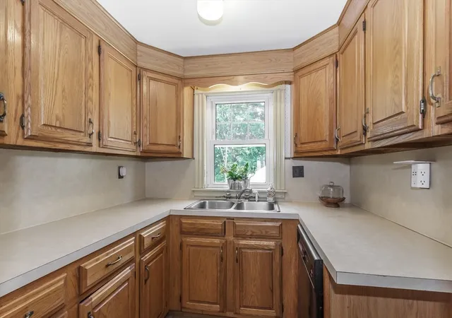 image of 242 Beacon St, Lowell, MA 01850 | MLS# 73560024