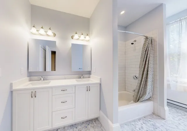 33rd image of 1666 Washington St #2, Boston, MA 02118 | MLS# 73387290