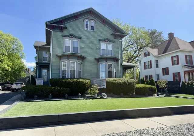 2nd image of 127 129 Thompson St, Springfield, MA 01109 | MLS# 73548451