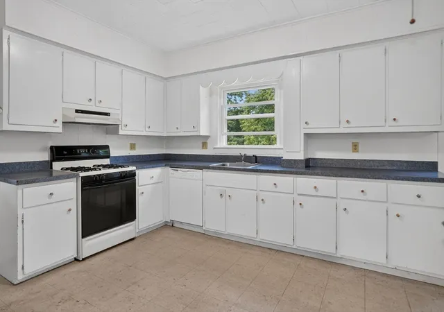 Photo 2 of Single family home for sale at 120 Edinboro St, Marlborough, MA 01752 | MLS# 73568470 | Listing updated on 2026-09-11