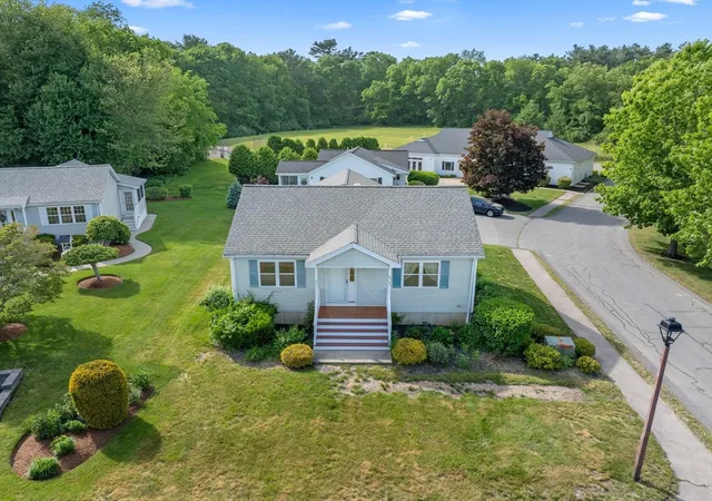 Homes for sale in East Bridgewater, MA | 90 Crystal Water Dr #90, East Bridgewater, MA 02333 | MLS# 73533743
