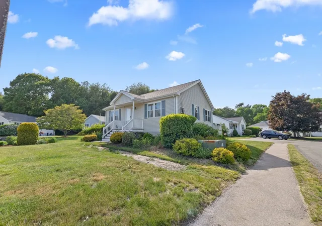 Homes for sale in East Bridgewater, MA | 90 Crystal Water Dr #90, East Bridgewater, MA 02333 | MLS# 73533743