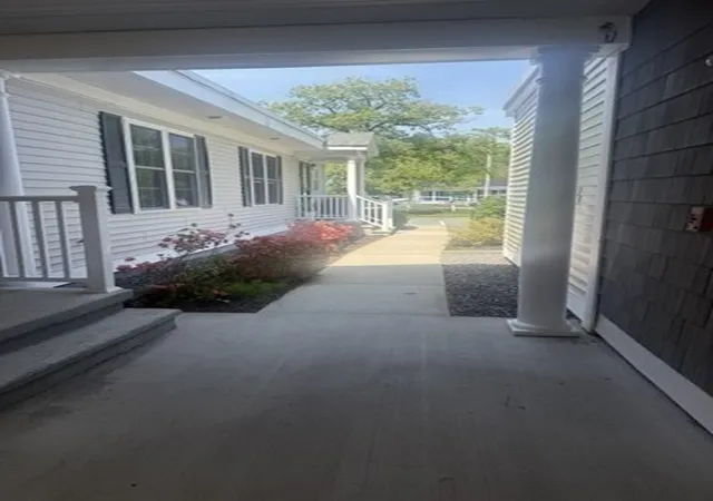 2nd image of 445 Berlin St, Clinton, MA 01510