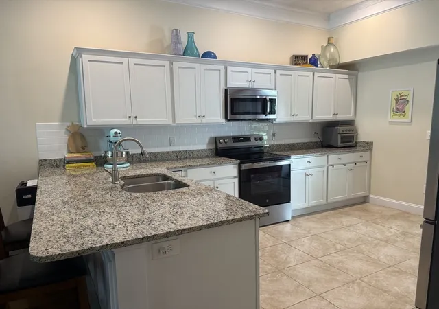 3rd image of 445 Berlin St, Clinton, MA 01510