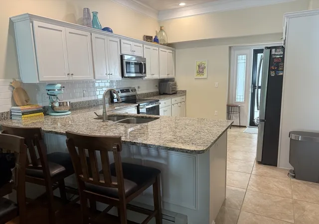 5th image of 445 Berlin St, Clinton, MA 01510
