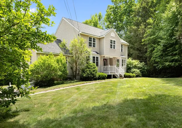 Homes for sale in Sturbridge, MA | 140 Paradise Ln, Sturbridge, MA 01518 | MLS# 73535554