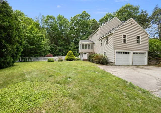 Homes for sale in Sturbridge, MA | 140 Paradise Ln, Sturbridge, MA 01518 | MLS# 73535554