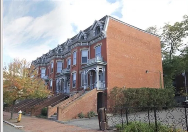 Homes for sale in Springfield, MA | 70 Temple St #1, Springfield, MA 01105 | MLS# 73540502