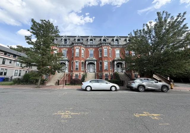 Homes for sale in Springfield, MA | 70 Temple St #1, Springfield, MA 01105 | MLS# 73540502