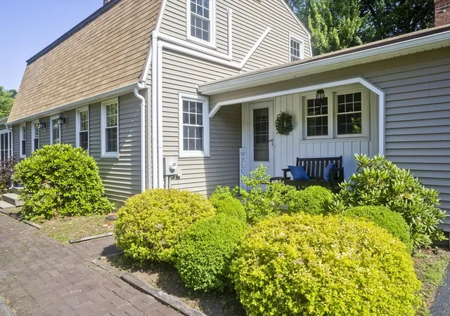 4th image of 148 Clover Hill Dr, Feeding Hills, MA 01030 | MLS# 73543925