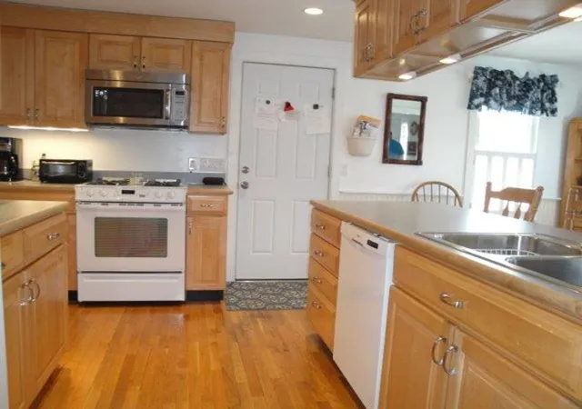 2nd image of 35 Crown Grant Dr, Dennis, MA 02638 | MLS# 72012411