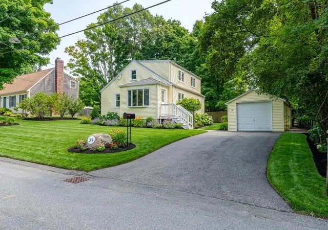 1st image of 34 Hawthorne St, North Attleboro, MA 02760 | MLS# 73565244