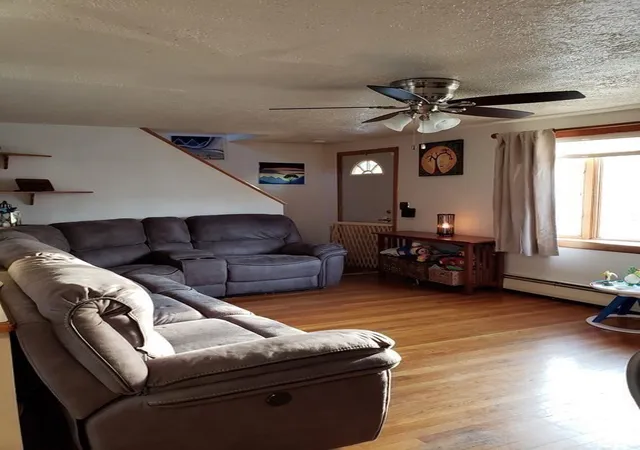 4th image of 28 Walnut Ter, Avon, MA 02322 | MLS# 73566634