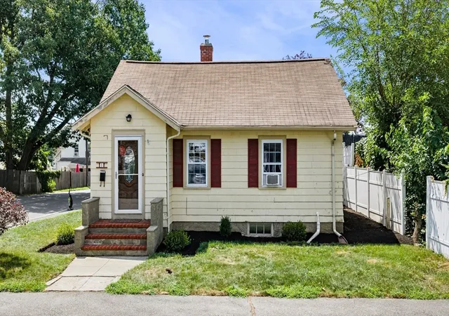 2nd image of 1 Douglass St, Lynn, MA 01904 | MLS# 73563774
