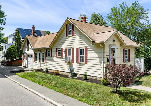 5th image of 1 Douglass St, Lynn, MA 01904 | MLS# 73563774