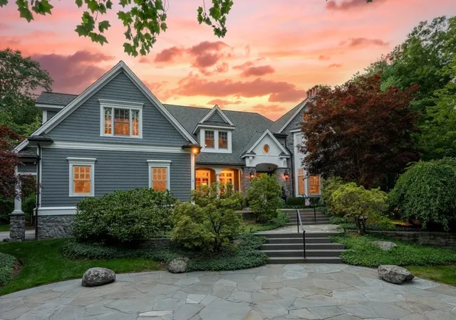 2nd image of 11 Black Horse Lane, Andover, MA 01810 | MLS# 73561392