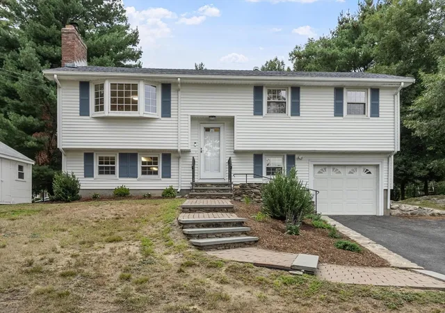 1st image of 156 Mill St, Burlington, MA 01803 | MLS# 73566655