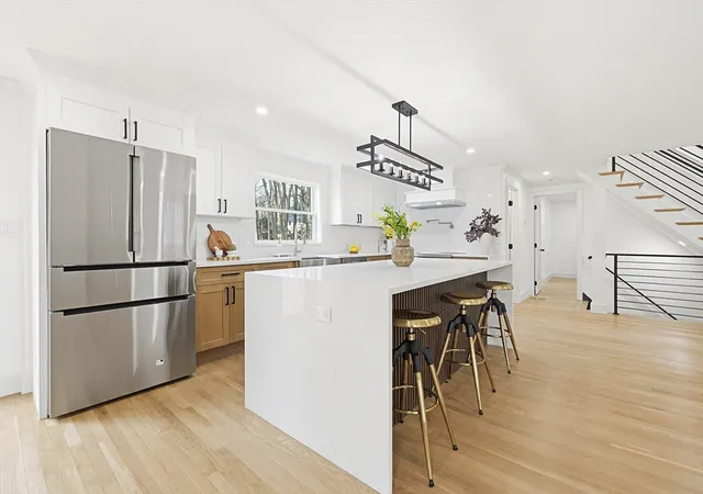 4th image of 565 Elm St, Concord, MA 01742 | MLS# 73496467