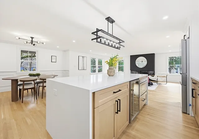 5th image of 565 Elm St, Concord, MA 01742 | MLS# 73496467