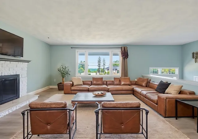 2nd image of 86 North Ave, Mendon, MA 01756 | MLS# 73553219
