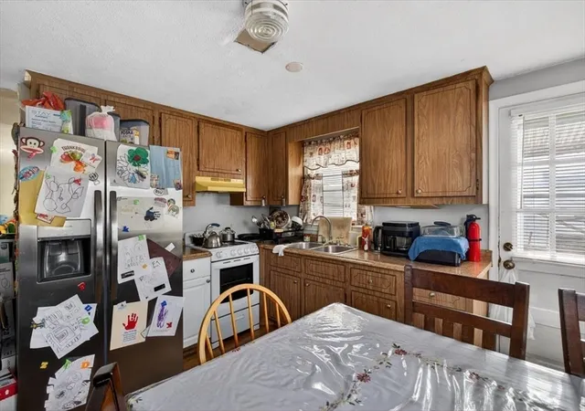 5th image of 596 Ash St, Brockton, MA 02301 | MLS# 73471676