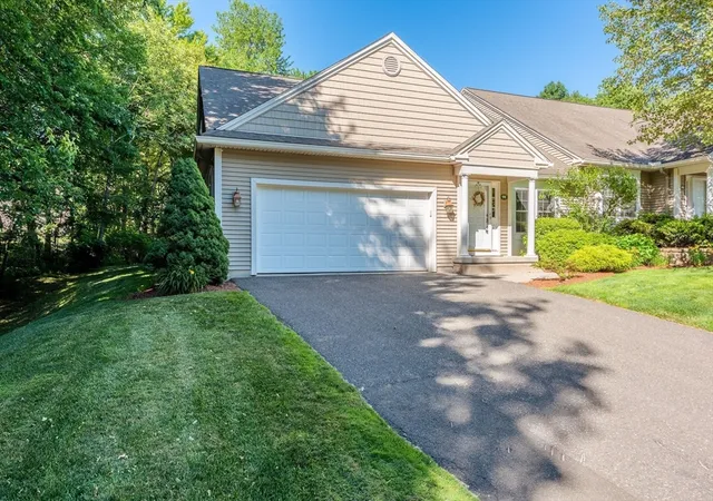 3rd image of 91 Shadow Brook Est #91, South Hadley, MA 01075 | MLS# 73541414