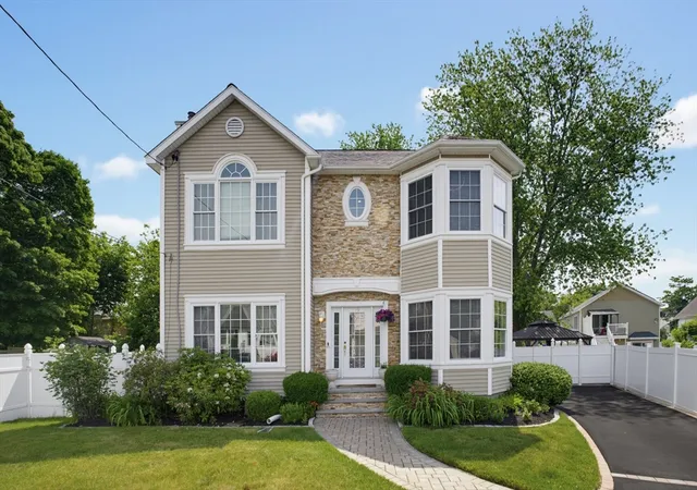 Homes for sale in Milford, MA | 10 Mayhew Slip, Milford, MA 01757 | MLS# 73534985