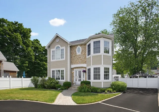 Homes for sale in Milford, MA | 10 Mayhew Slip, Milford, MA 01757 | MLS# 73534985