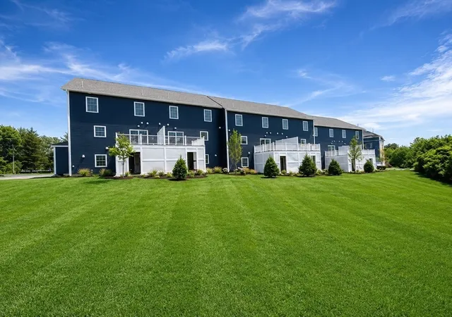 Photo 3 of Condo for sale at 30 Elise Avenue #15, Londonderry, NH 03053 | MLS# 73568097 | Listing updated on 2026-10-07