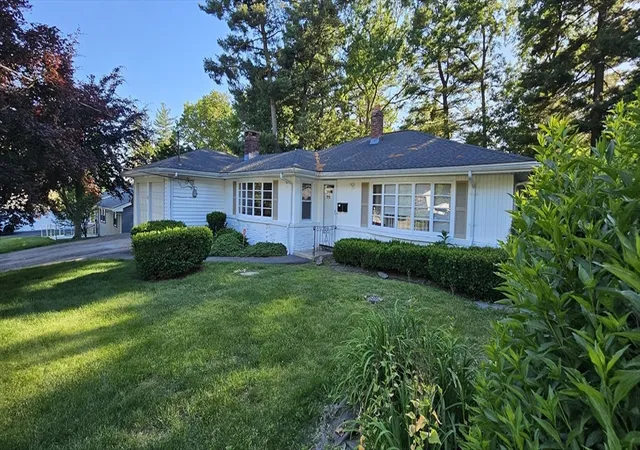 Homes for sale in Brockton, MA | 22 Pondview Cir, Brockton, MA 02301 | MLS# 73535375