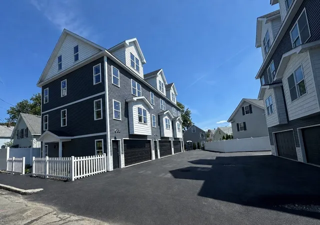 3rd image of 562 Gorham Street #05, Lowell, MA 01852 | MLS# 73567076