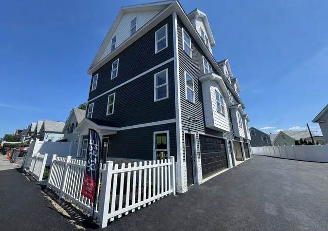 4th image of 562 Gorham Street #05, Lowell, MA 01852 | MLS# 73567076