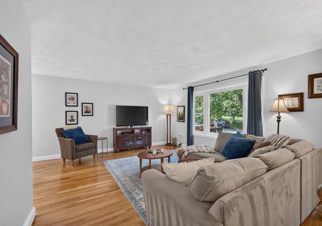 Photo 4 of Sale Pending at 3 Jerridge Ln, Chelmsford, MA 01824 | MLS# 73556905 | Listing updated on 2026-08-19