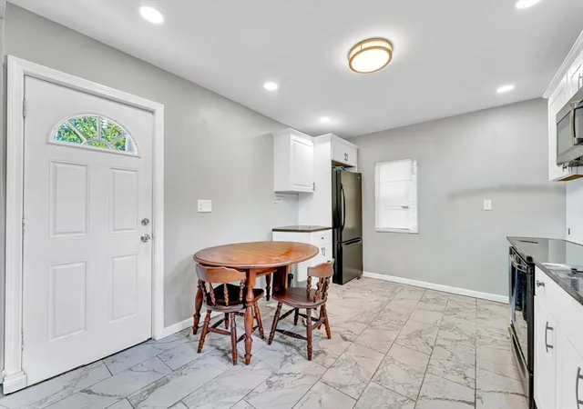 3rd image of 108 Marble St, Springfield, MA 01105 | MLS# 73526625