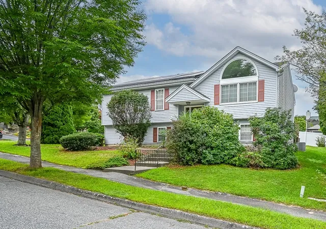 Photo 3 of Sale Pending at 15 Wasilla Dr, Worcester, MA 01604 | MLS# 73569701 | Listing updated on 2026-09-15