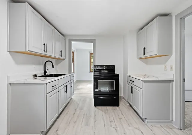1st image of 85 Silas St, Springfield, MA 01109 | MLS# 73567858