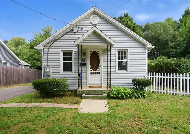 2nd image of 85 Silas St, Springfield, MA 01109 | MLS# 73567858